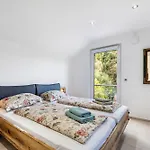 Haus Mit 4 Schlafzimmern ゾーリンゲン