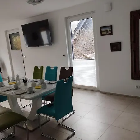 Haus Mit 4 Schlafzimmern * Solingen
