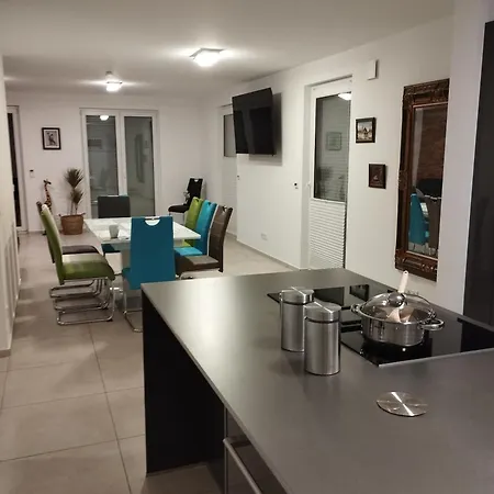 Haus Mit 4 Schlafzimmern * Solingen
