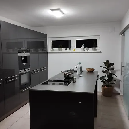 Haus Mit 4 Schlafzimmern * Solingen