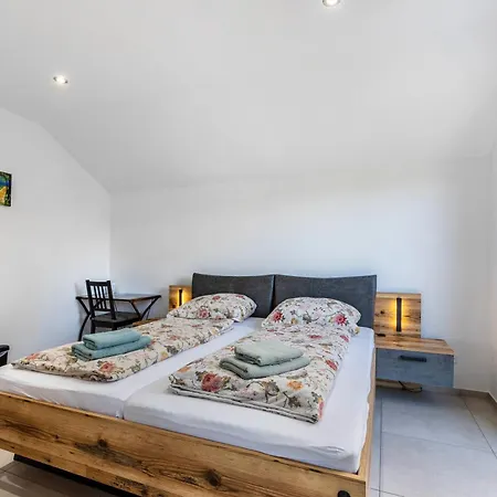 Haus Mit 4 Schlafzimmern Semesterbostad