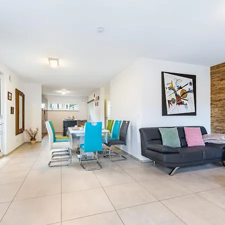 Haus Mit 4 Schlafzimmern * Solingen