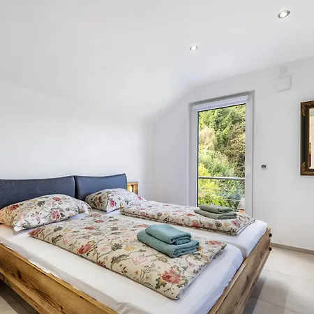 Haus Mit 4 Schlafzimmern Nyaraló