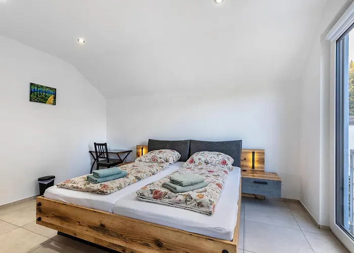 Haus Mit 4 Schlafzimmern Hébergement de vacances