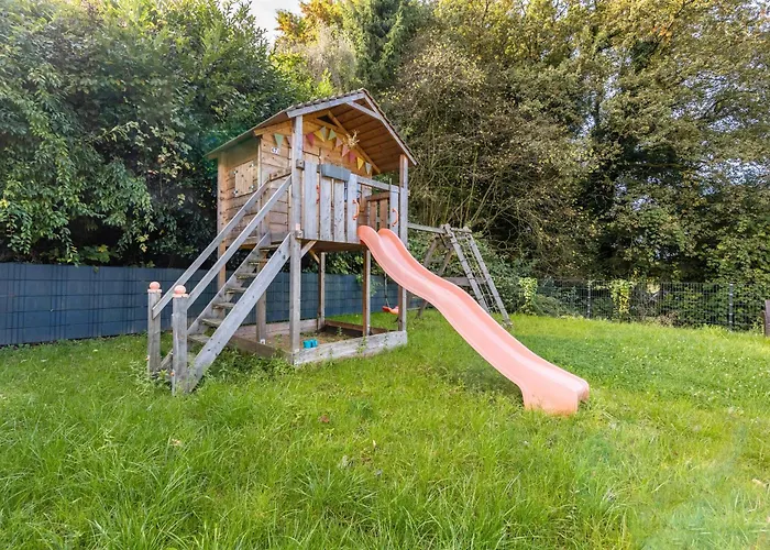 Hébergement de vacances Haus Mit 4 Schlafzimmern *